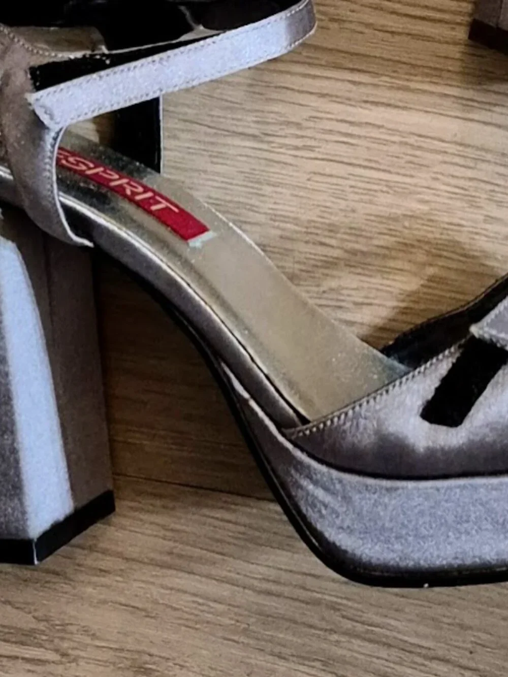 Vtg. Esprit Platform Satin Sophia Heels Size 8.5 NIB